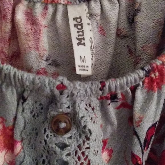Mudd Brand Top - Picture 2 of 3